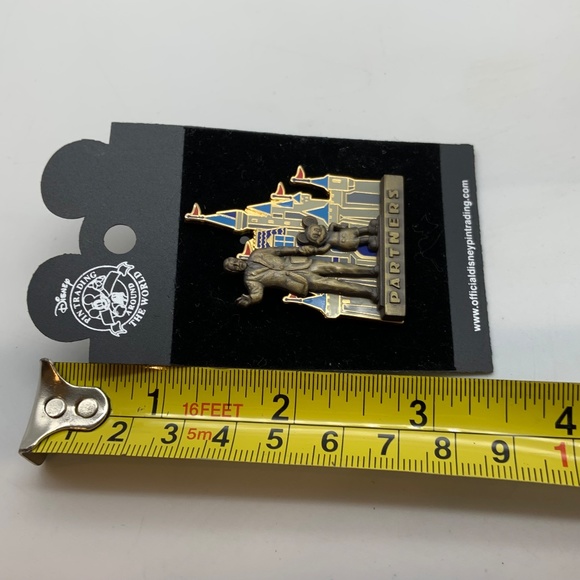 Disney Mickey Mouse & Walt Disney Cinderella's Castle Partners Collectible Pin - Picture 8 of 8
